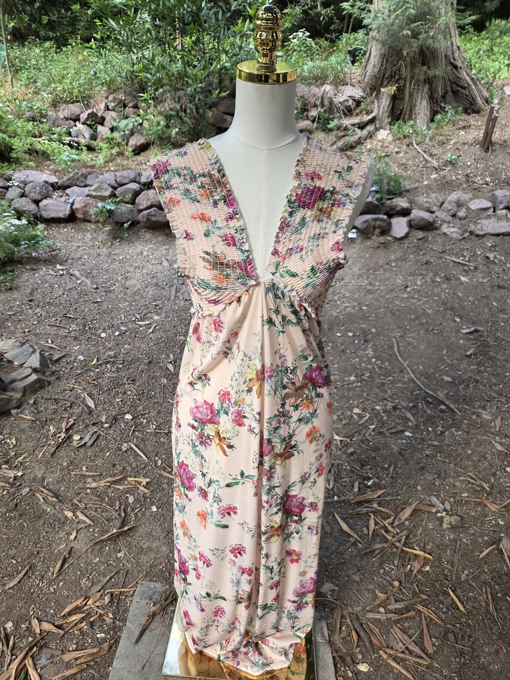 Zara Floral Peach Maxi Dress with Smocked V-Neck Size Small